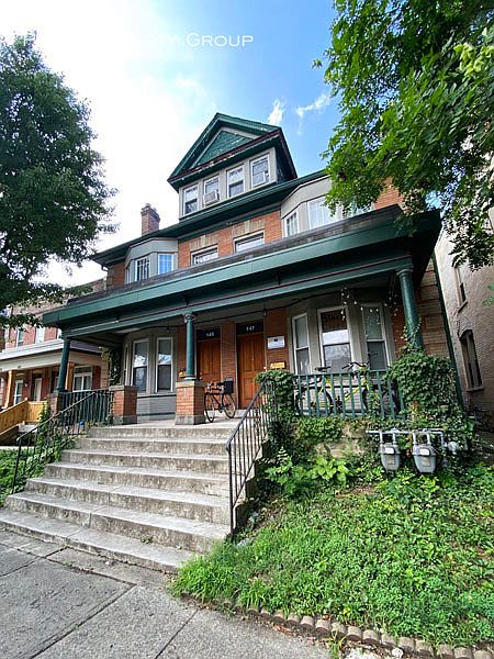1st image of 147 W 9th Ave