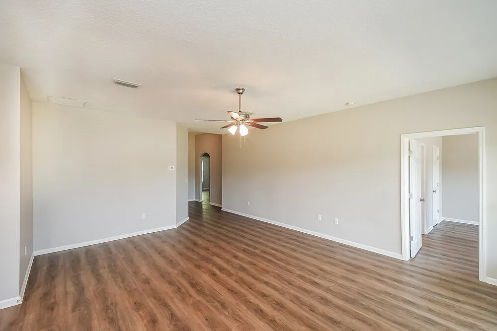 3 bed, 2.0 bath, 1506 sqft, $1,860 — Photo 3