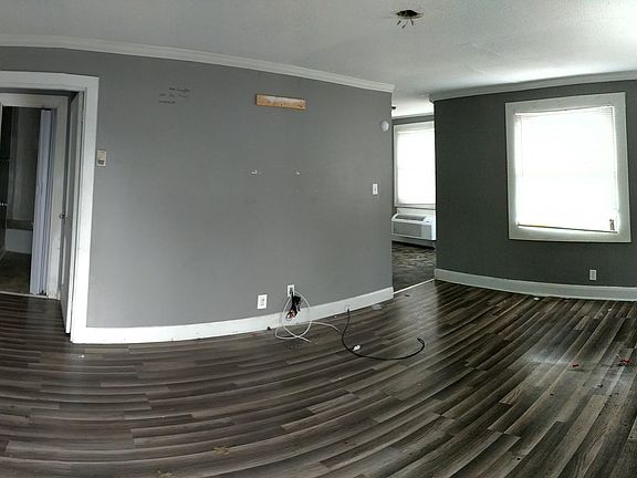 2nd image of 1531 Iroquois St