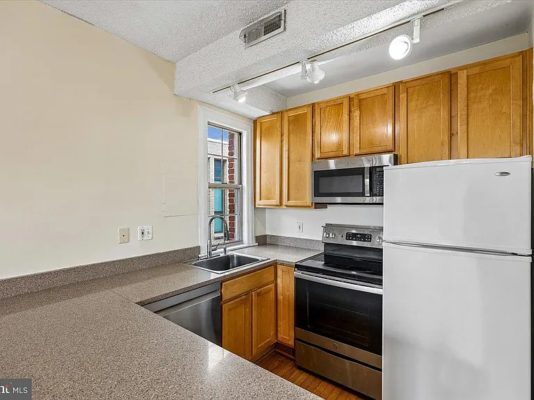1401 Columbia Rd NW #410 — Photo 10