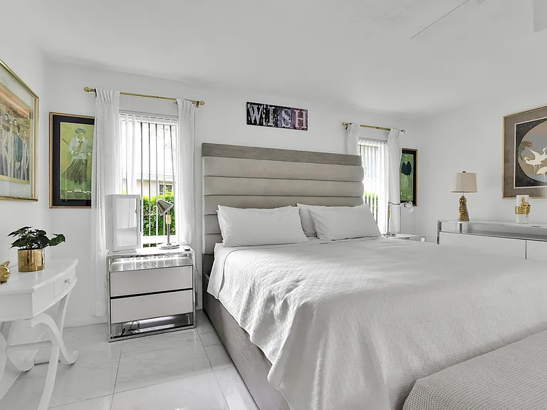 450 French Royale Cir — Photo 16