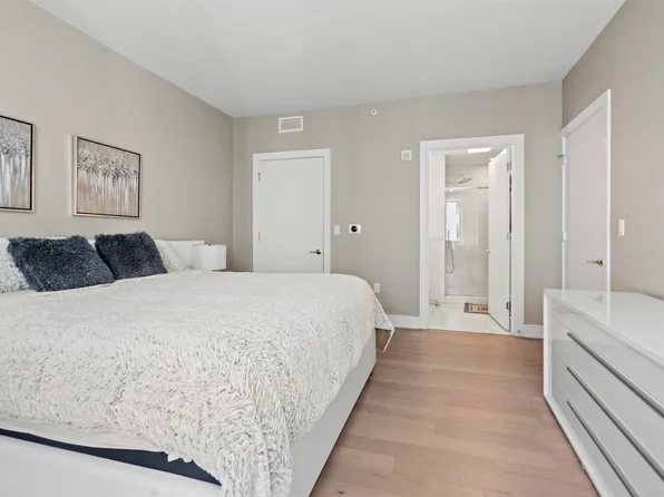 9 Avenue At Port Imperial image 22 of 34