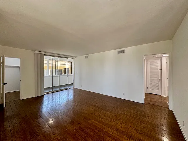 337 S Elm Dr #3 — Photo 14