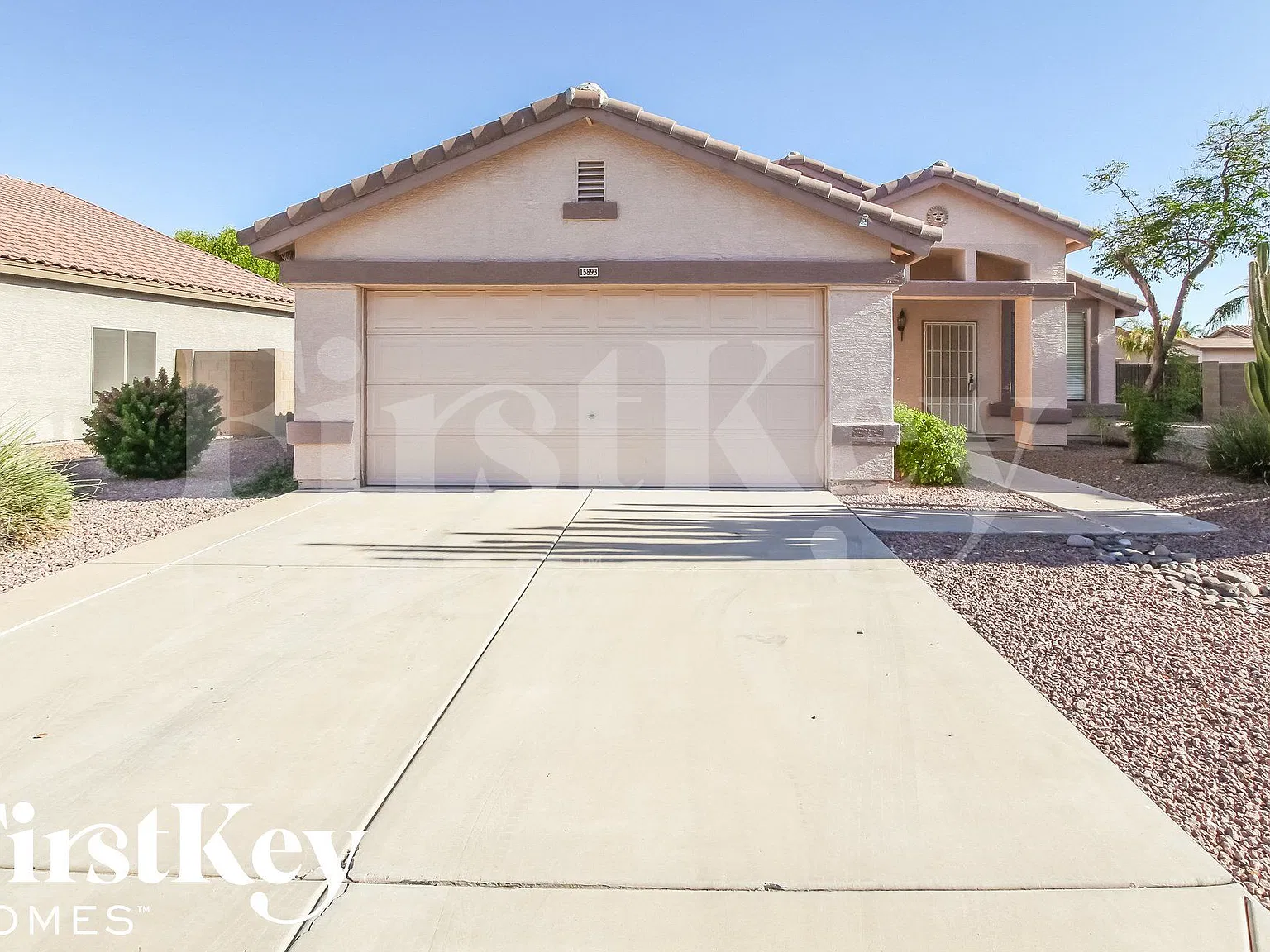 3 bed, 2.0 bath, 1600 sqft, $1,860 — Photo 2