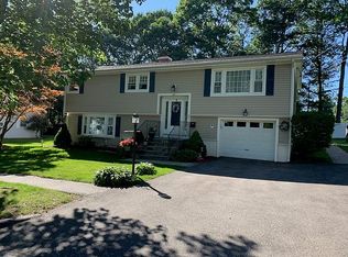 18 Venus Dr, Worcester, MA 01605