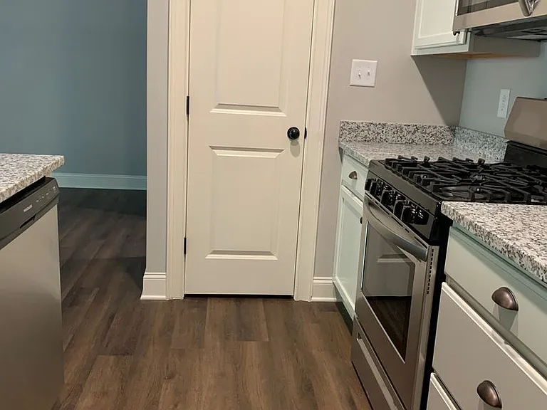 135 Sumner Ct — Photo 9