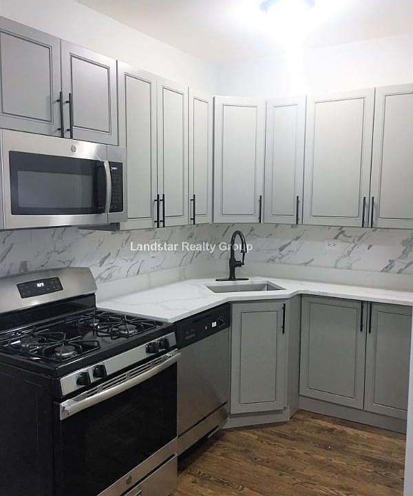 1st image of 6114 N Winthrop Ave APT 2S