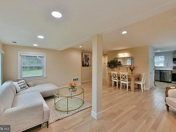 4th image of 120 Orchard Dr