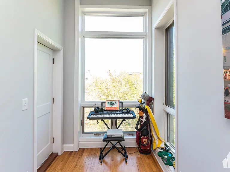 1133 W Addison St #3 — Photo 14