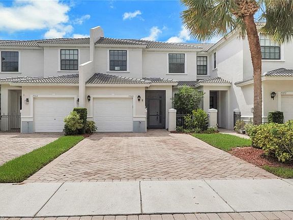 4th image of 15068 Summit Place CIR #225