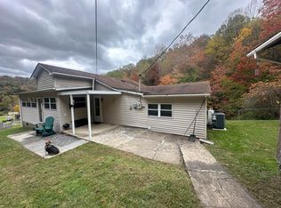 45 Polecat Rd, Camden On Gauley, WV 26208