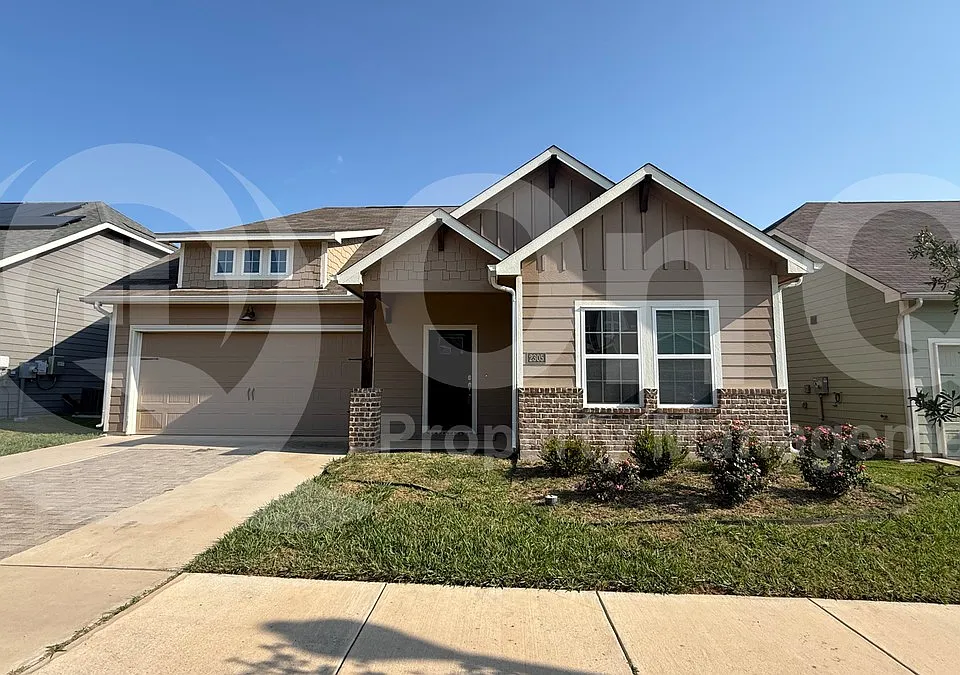 2305 Paxton Way