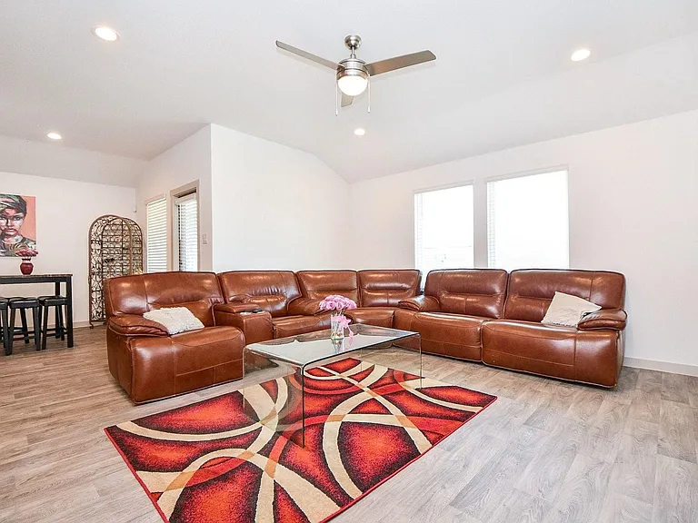 8134 Sugar Cane Ln — Photo 3