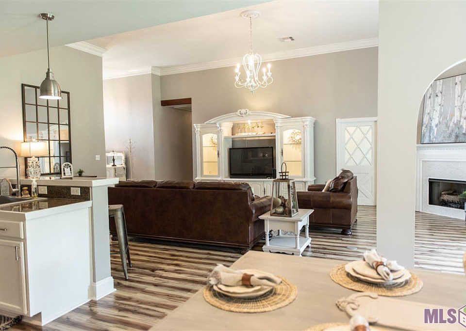 1st image of 26357 Pinecrest Dr