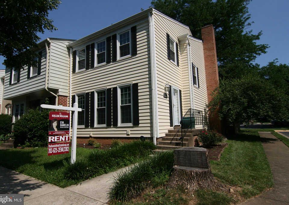 1st image of 9912 Finian Ct