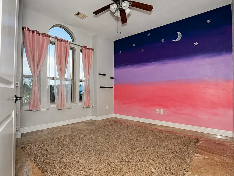 527 Lily Ln — Photo 8