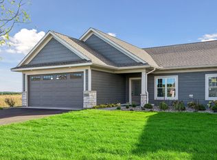 1004 Turner Ln, New Richmond, WI 54017