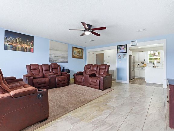 5th image of 13612 Carrington Place Dr