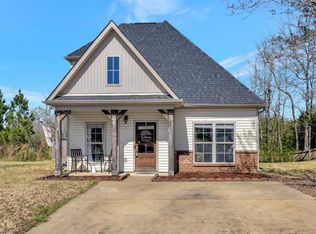 150 Cattail Ln, Calera, AL 35040