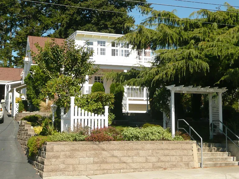 5908 Sunset Ave — Photo 3