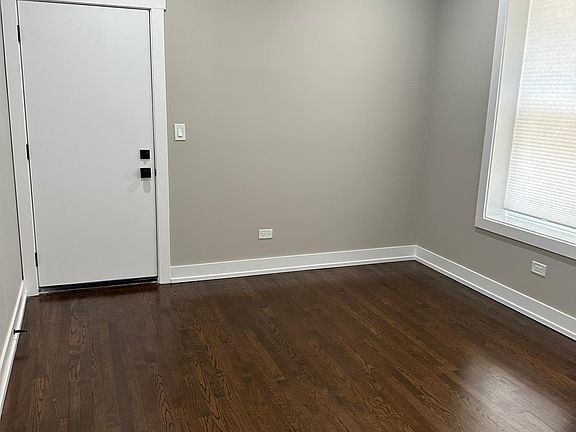 2nd image of 3651 W Montrose Ave #2