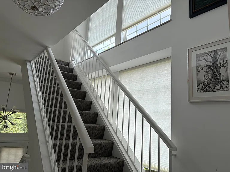 15618 Montview Dr — Photo 14