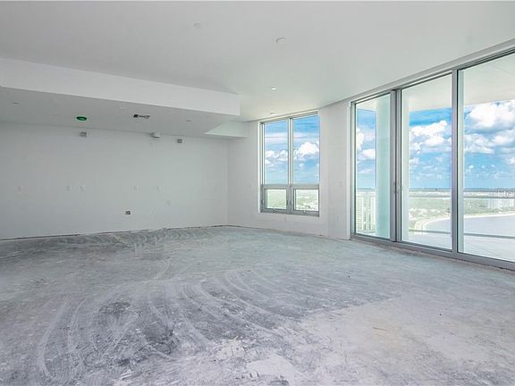 5th image of 2900 W Julia St #2302