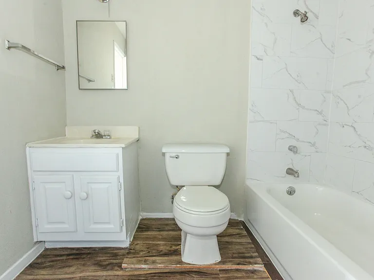 1406 S Goliad St #A — Photo 8