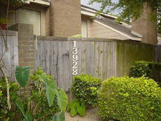 1st image of 13928 Hollowgreen Dr #26