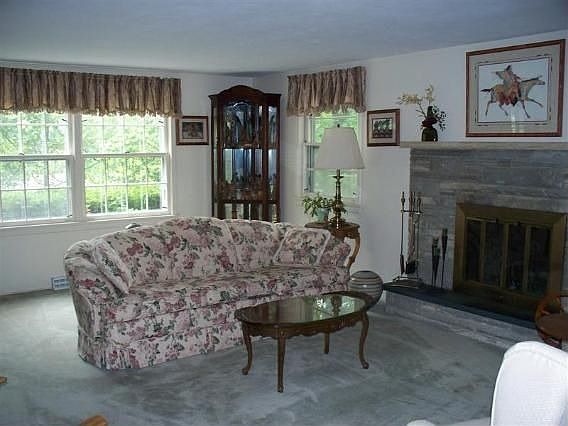 4th image of 817 Tenny Ave