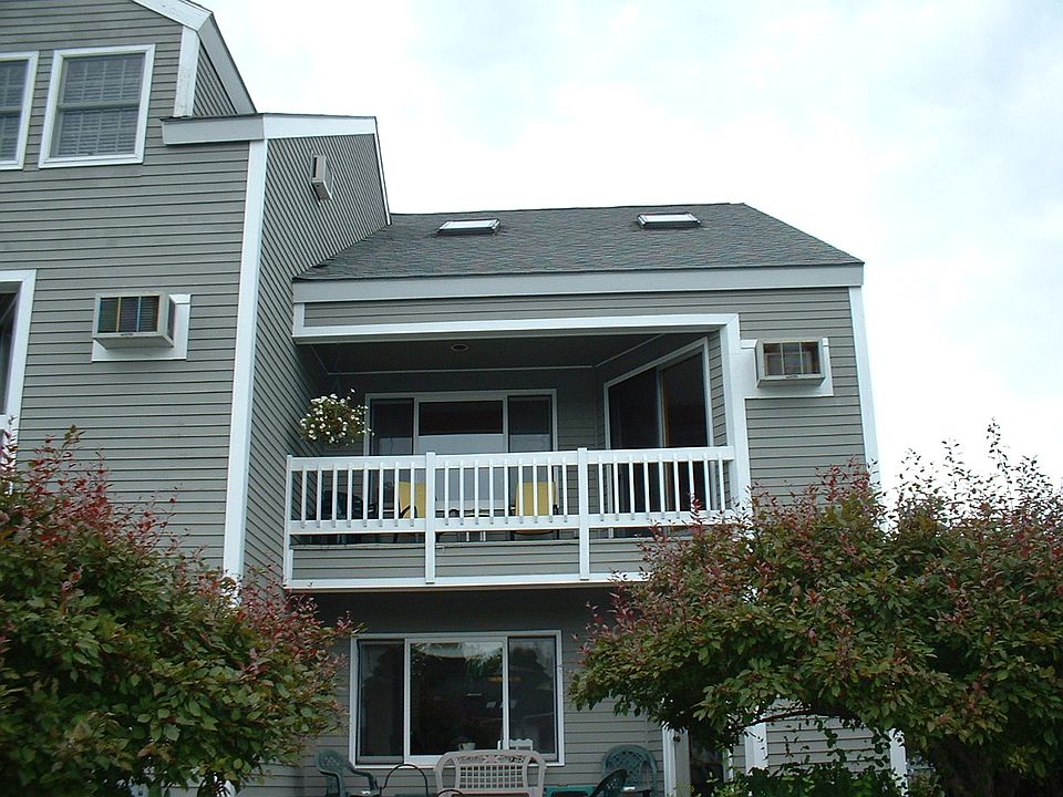2nd Floor Balcony
