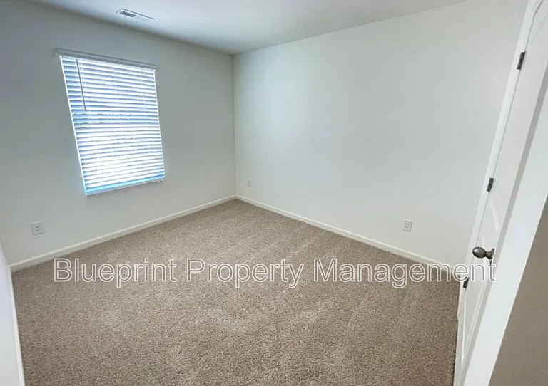 229 Chelsea Park Cir — Photo 5