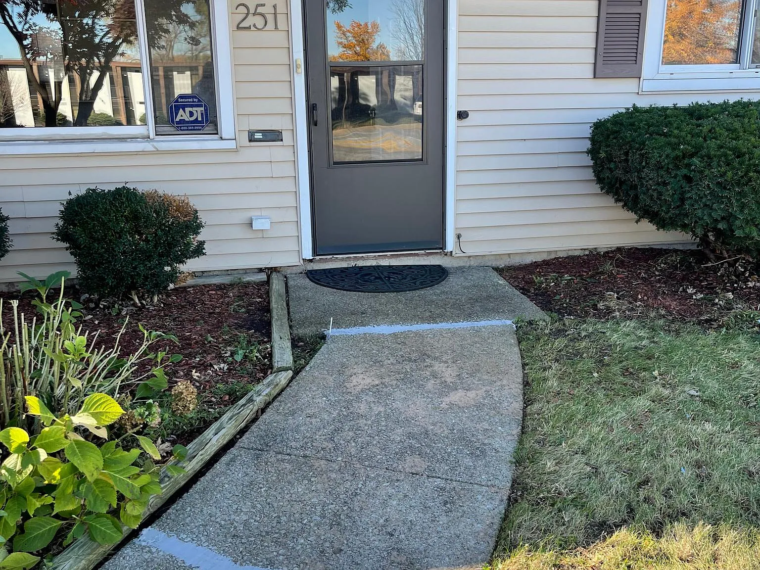 251 Sauk Trl — Photo 2