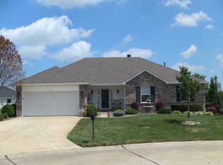 990 Reddington Oaks Ct, Saint Charles, MO