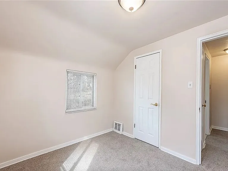 12 Wenzell Pl — Photo 22