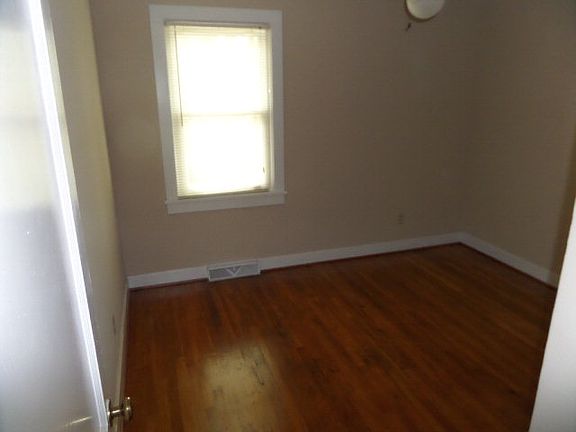 4th image of 750 Roanoke Dr