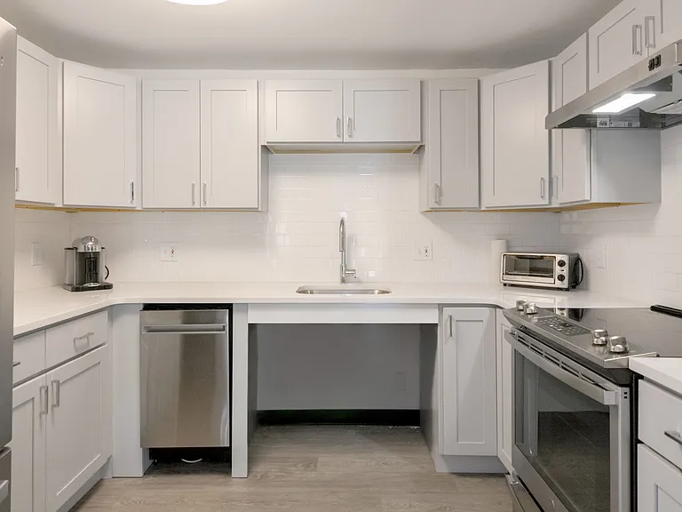 Westwood Glen Commons — Photo 3