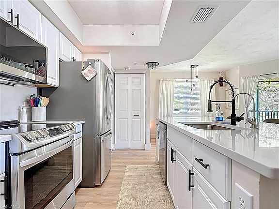 5th image of 8960 Colonnades CT E #928