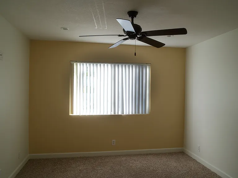 Amberwood Garden Apartments — Photo 10