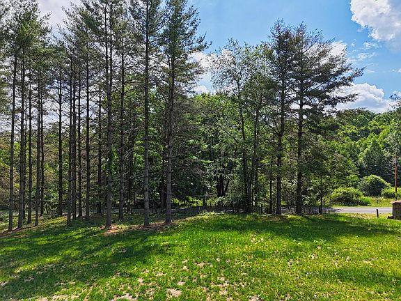 3rd image of Dogwood Ln SW