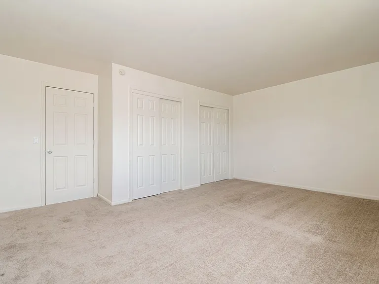 Stevens Manor Apartments — Photo 17