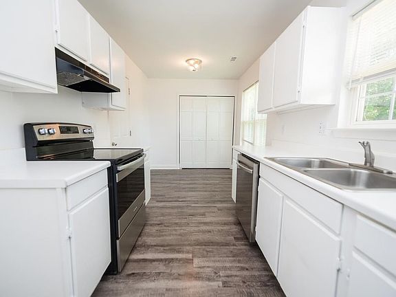 4th image of 515 Lavendula St