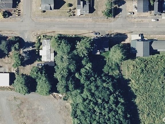 2nd image of 805 Lake Street SE