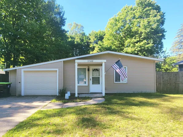 1508 E Sugnet Rd, Midland, MI 48642