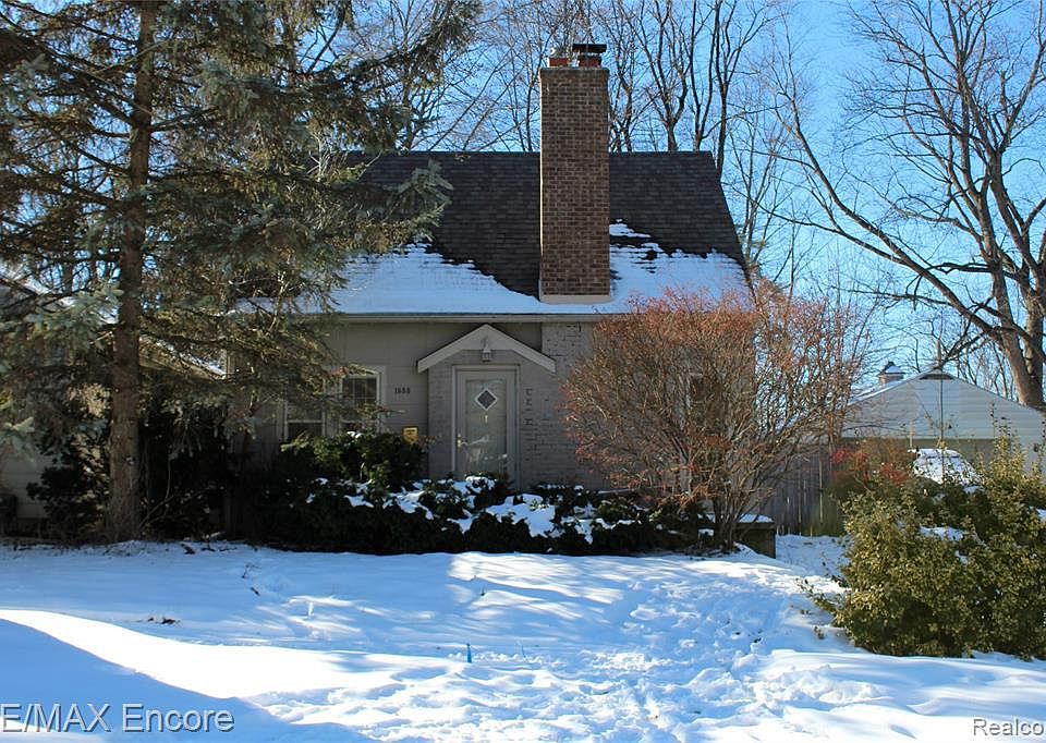 1st image of 1555 Stanley Ave