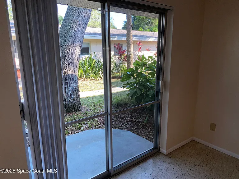 1558 Guava Ave #B — Photo 6