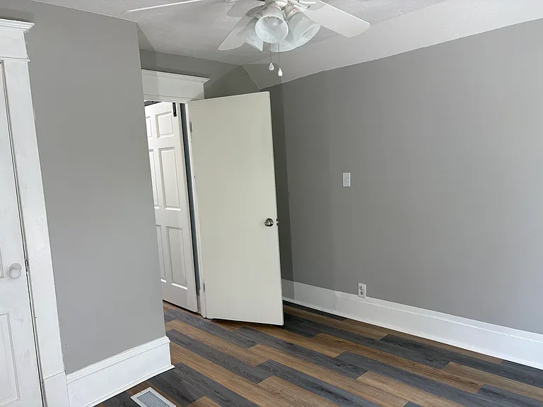 1209 S Lee St — Photo 33