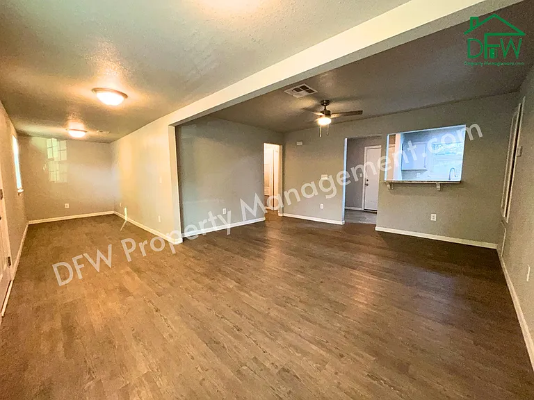 1808 NW Taft Ave — Photo 2