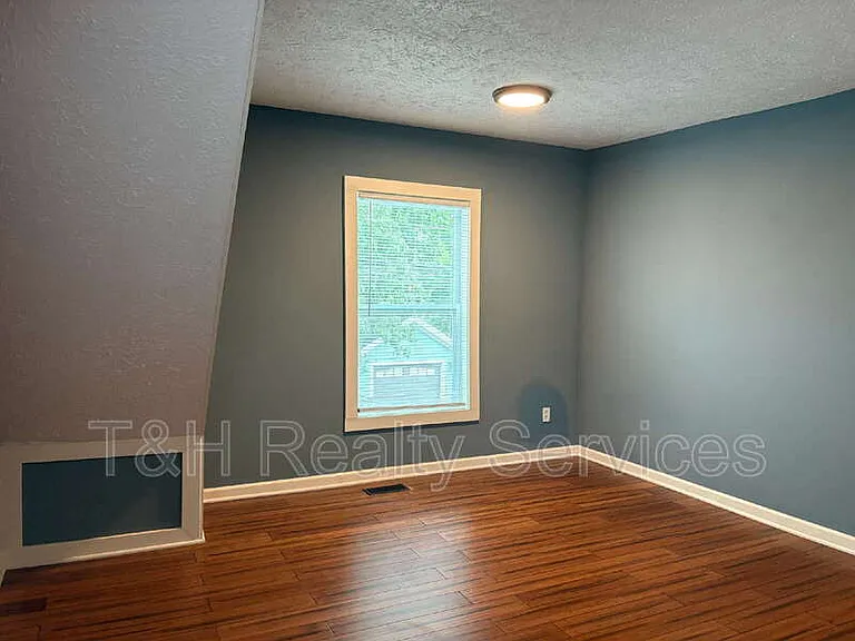 422 Iowa St — Photo 25