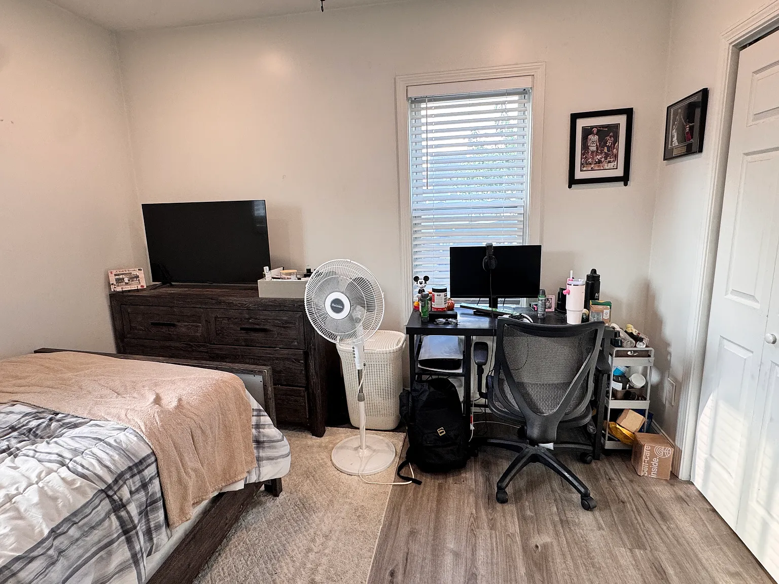 2 bed, 983 sqft, $3,400 — Photo 3